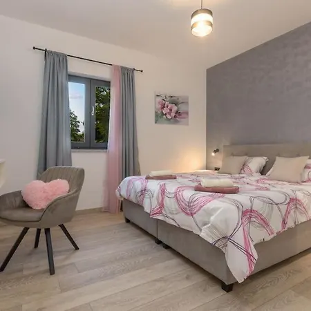 Ariem By Istrialux Villa