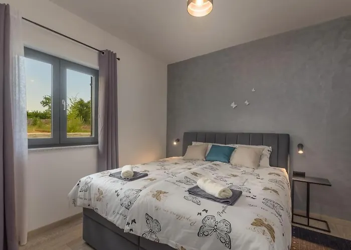 Ariem By Istrialux Villa *