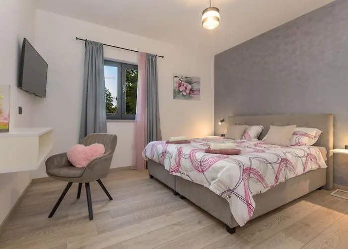 Ariem By Istrialux Villa